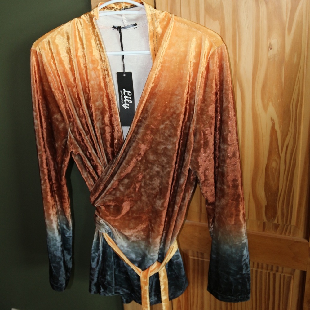 NWT Ombre Orange-Grey Velvet Wrap Top - Size XL